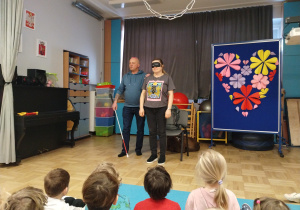 Pan Sebastian poprosił nauczycielkę o pomoc