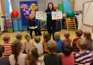 Pani ze Straży Miejskiej ostrzega o niewłaściwym zjeżdżaniu na sankach