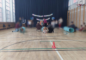 konkurencja przechodzenie przez tunel