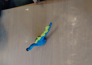 niebiesko - żółty dinozaur